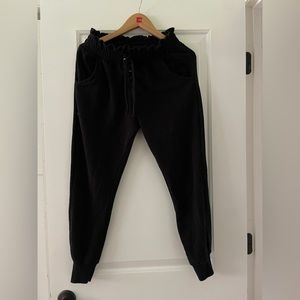 Vintage Havana ruffle top jogger S